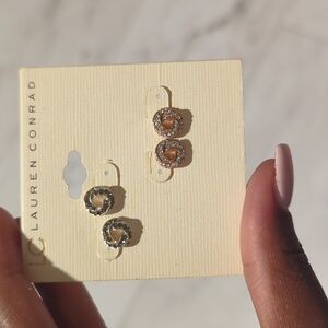 NWT Two stud earrings
